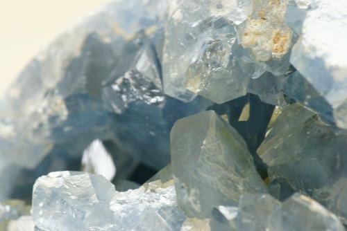 その青さは天国の空の色！セレスタイトがセール中です！