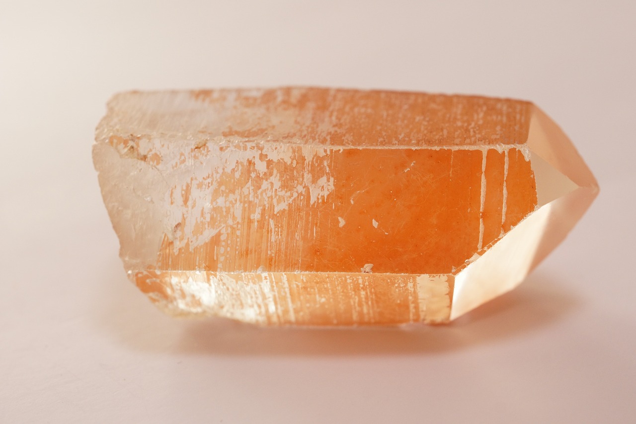 綺麗なオレンジ水晶（タンジェリンクォーツ）が入荷しました☆