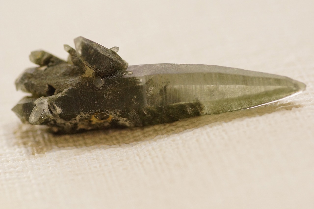 クローライト付きのヒマラヤ水晶ラパ産が入荷しました☆