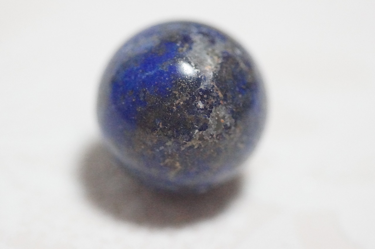 地球のように美しいラピスラズリ丸玉が入荷しました☆
