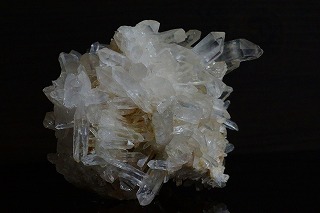 面白い形状！中国産水晶クラスターや、ツヤツヤ綺麗！エメラルドタンブルなどが入荷しました！