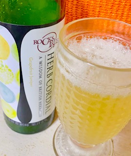 夏は特に楽しめます！子供から大人まで・・・ハーブコーディアル！