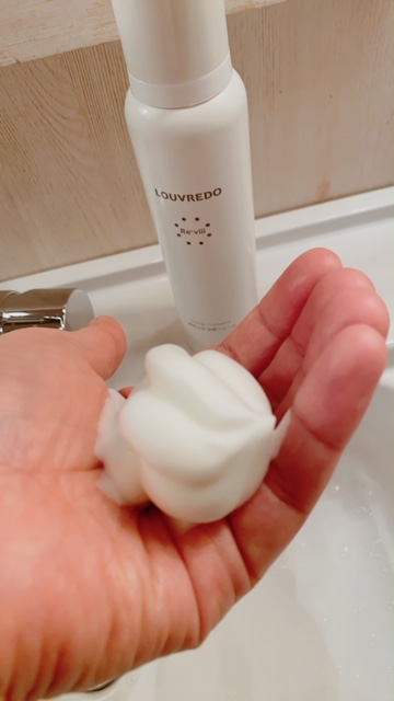 炭酸の泡で毛穴汚れもスッキリ、洗い上がりはしっとり。シュワシュワ炭酸音する洗顔フォーム