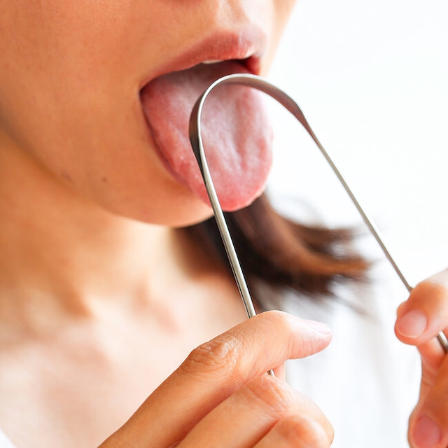 口臭の原因にもなる「舌苔をケア」してますか？舌苔は細菌の固まり？厚くなる前に日々のケアを！