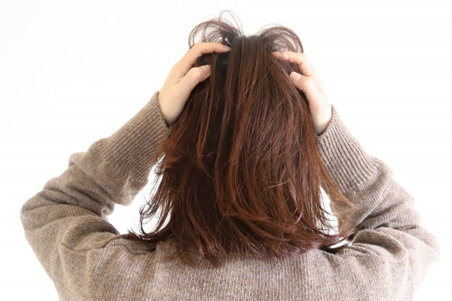 秋に髪が引っかかる原因とその対策：簡単ケアで髪を守ろう！①【髪質改善ホームケア】