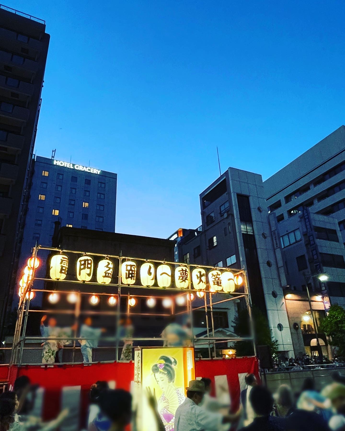 浅草の夕べ