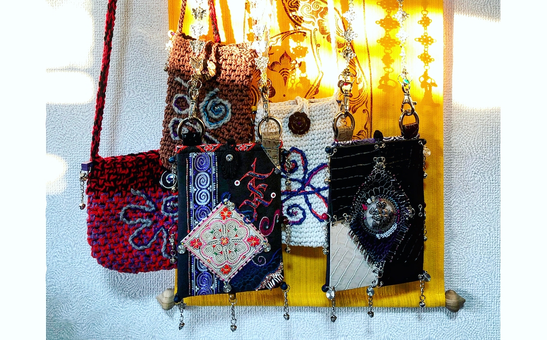 *NEW* オリジナル手刺繍バッグを製作しました!! ☻