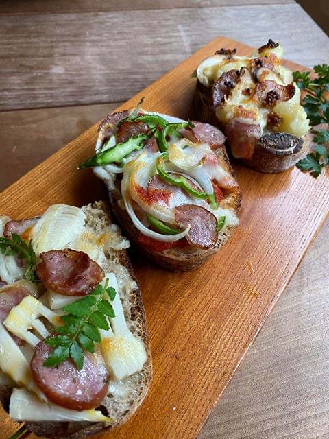 スモークソーセージやきかたの焼き方＆パンピザ