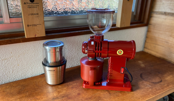 コンパクトなコーヒーミル