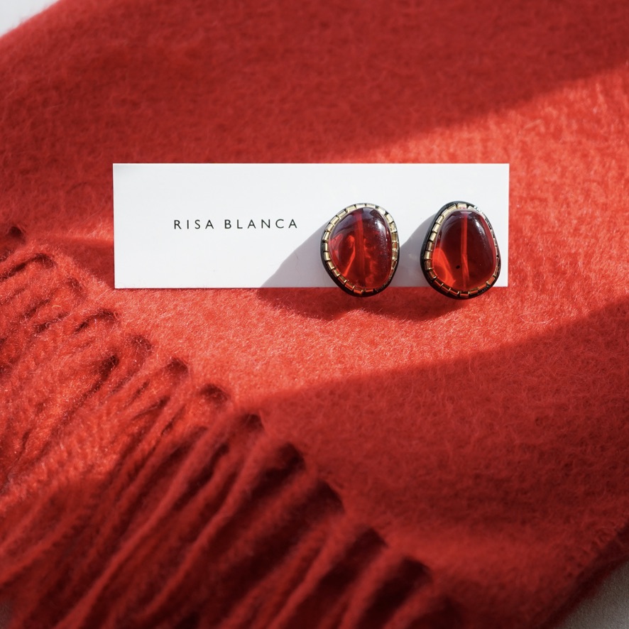 クリスマスシーズンを彩るアクセサリー