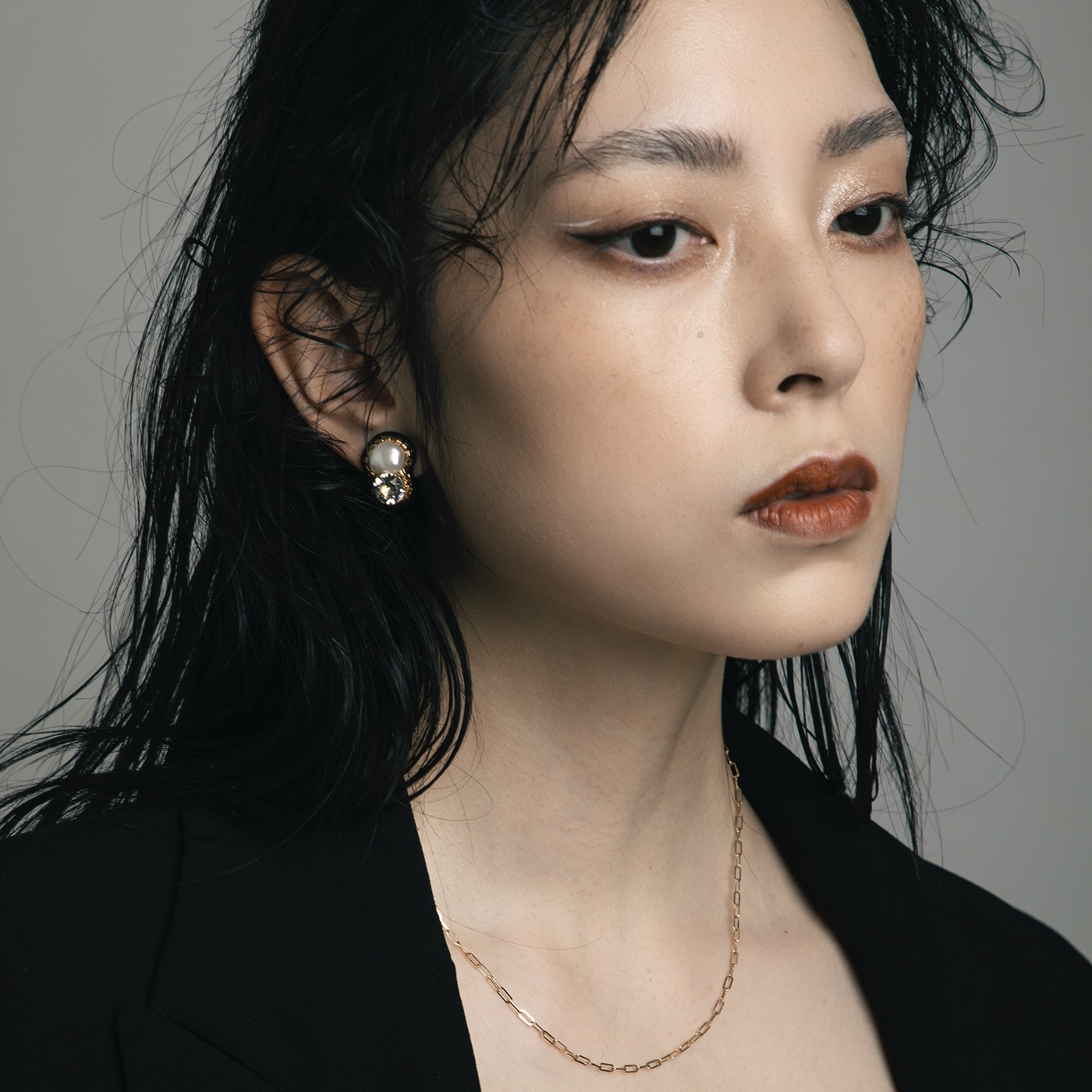 春、始まりの季節。背筋を伸ばす、大人のための「攻める」パール。