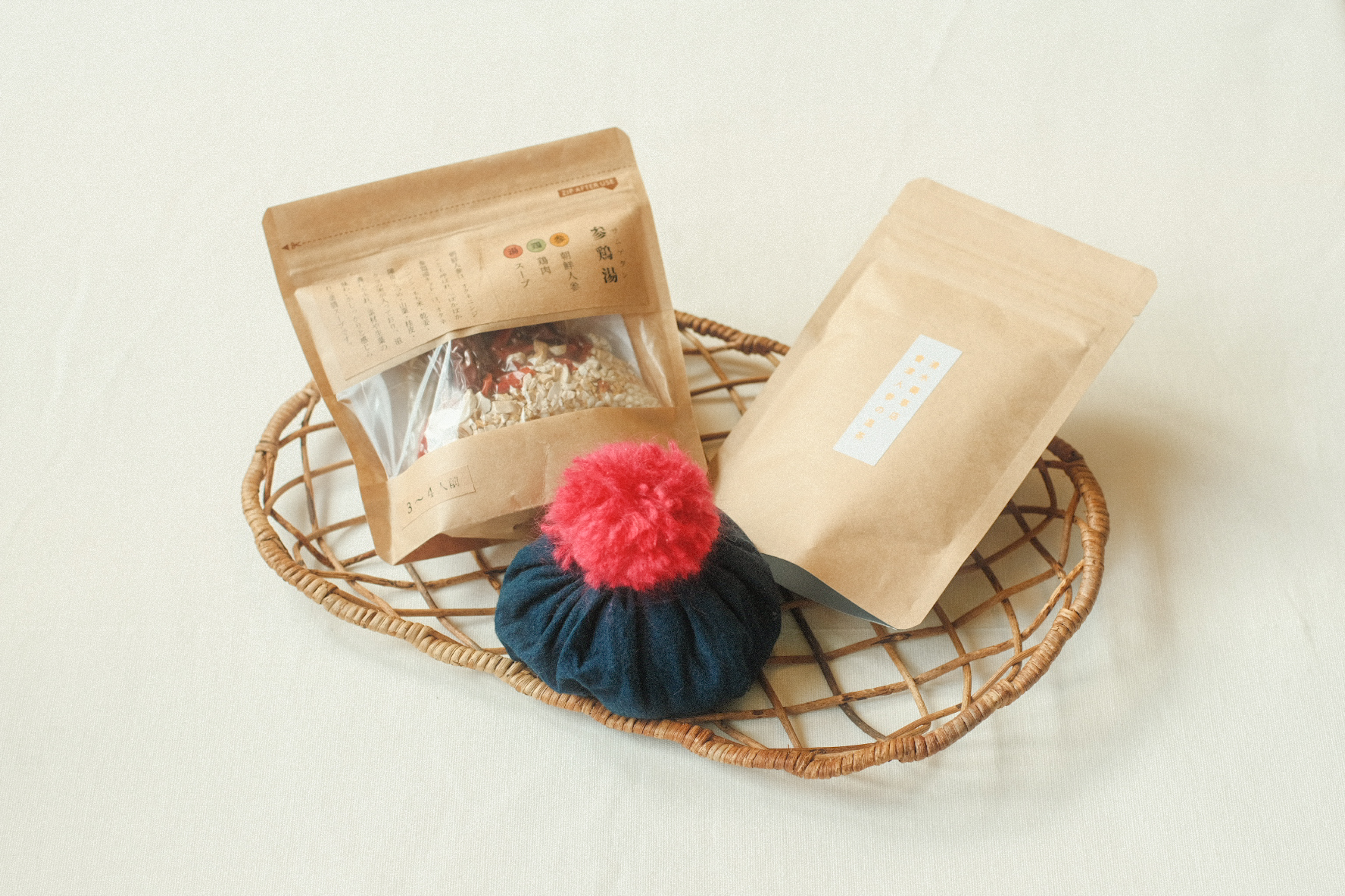 人気アイテム「玄米へそピロー」の入った季節の養生便!