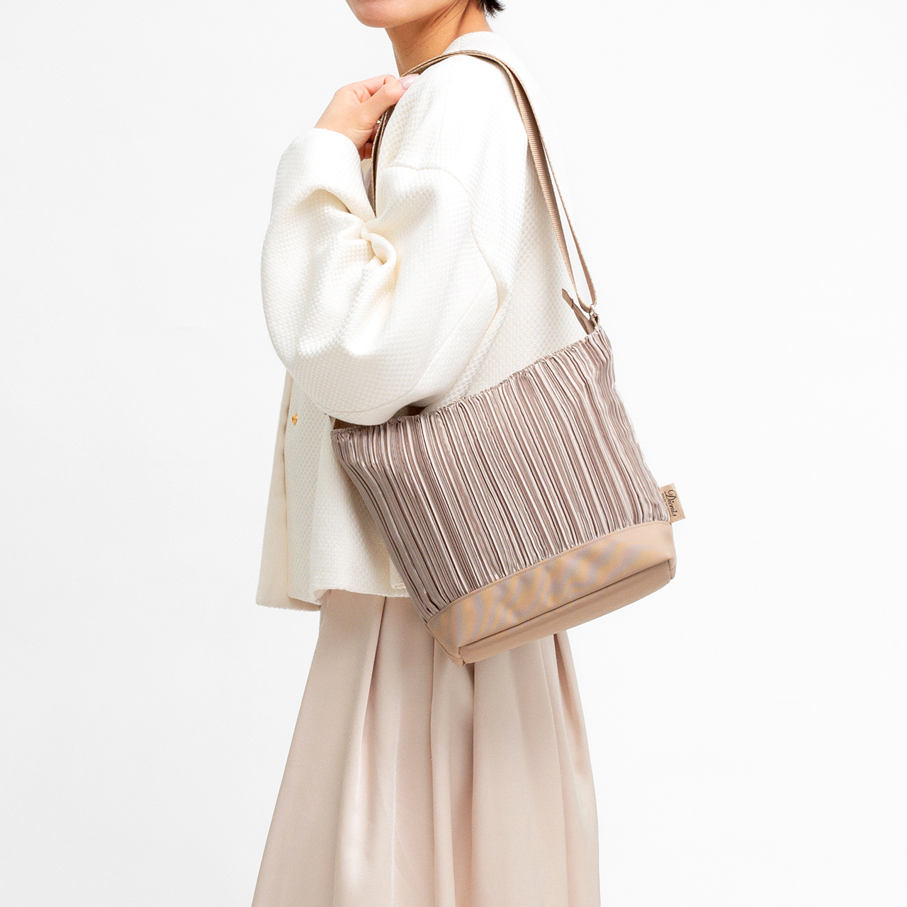 【1月のおすすめ】さりげないラメがポイント！冬のお出かけにぴったりバッグ