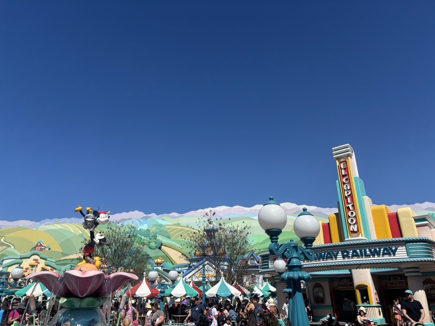 ロサンゼルスはすでに夏！たまきのLAディズニー滞在記をお届け♪