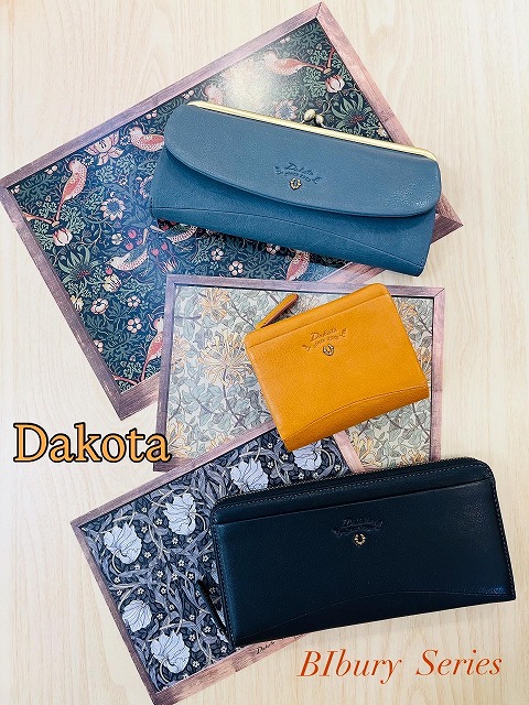 ✨懐かしく上品、ダコタ×ウィリアムモリス柄の財布✨