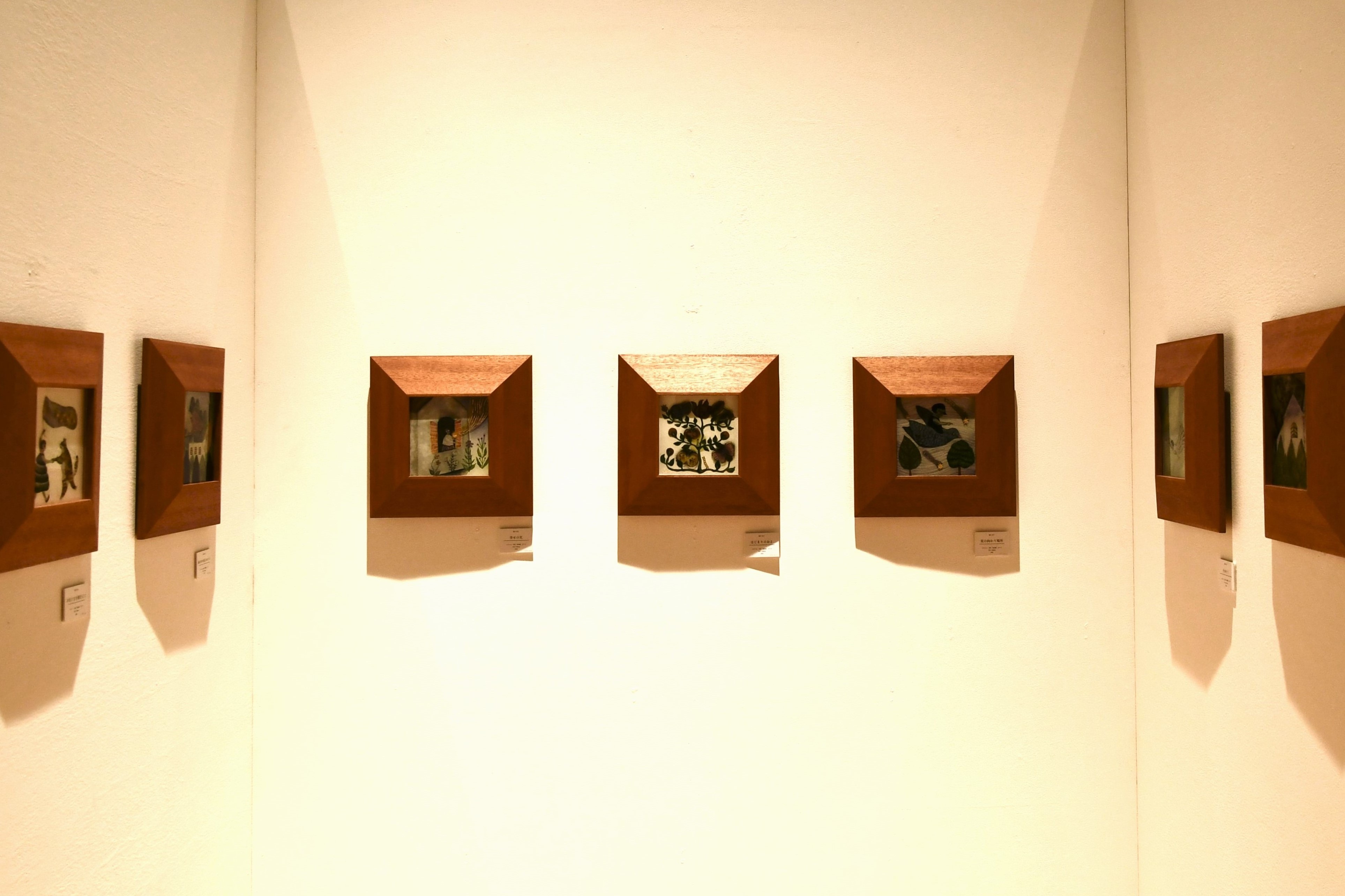 木製装飾【オーダー：額縁】高級感のある木製の額縁（絵画等を展示するホールにて使用）　OJIKI工房