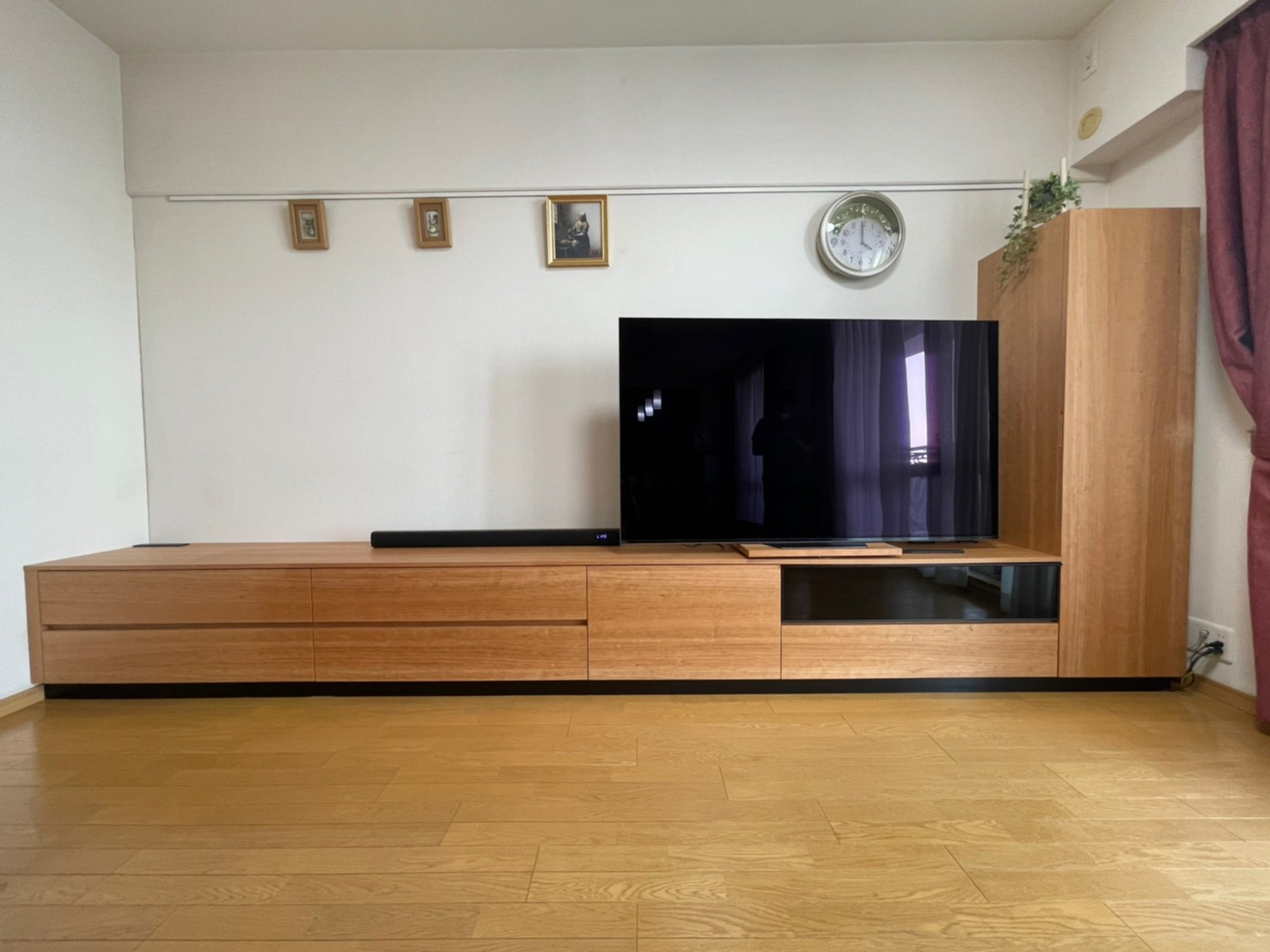 神奈川県海老名市S邸|オーダー家具【TVボード】天然木の回転台付きの大型TVボード OJIKI工房