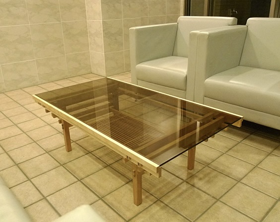 オーダー家具【ローテーブル】カバ材×木組み構造のセンターテーブル  OJIKI工房