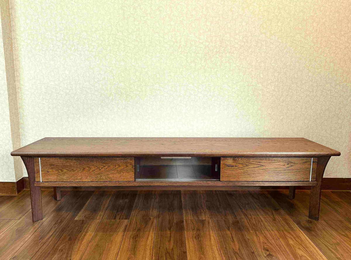 木製家具【オーダー：TVボード】無垢のオークの木目とインテリアが調和するTVボード　OJIKI工房