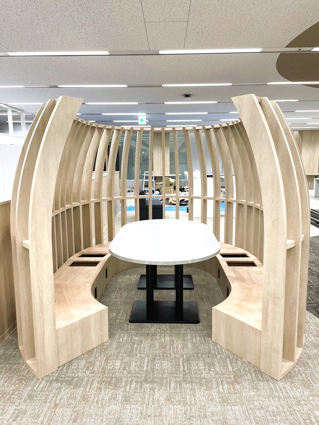 木製建具（事務所設備）【オーダー：間仕切り建具】打ち合わせスペースのパーテーション　OJIKI工房