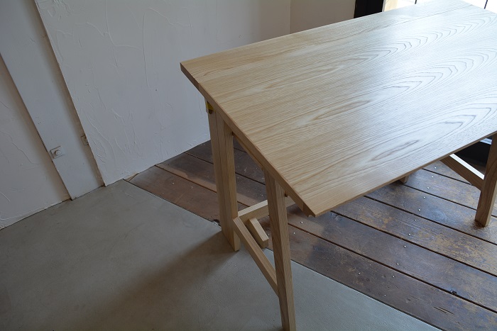 オーダー家具【折りたたみデスク】軽量&省スペース設計!天然木のセンの木目が美しい OJIKI工房