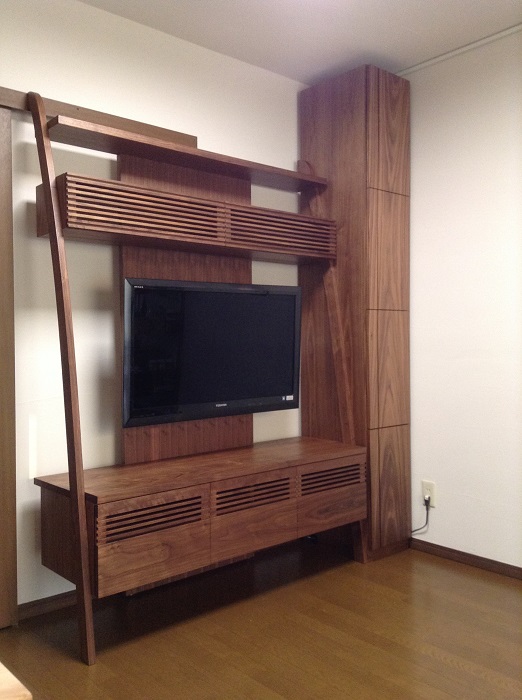 東京都杉並区Y邸｜家具【オーダー大型TVボード】天然木ウォールナットのTV壁面収納棚　OJIKI工房