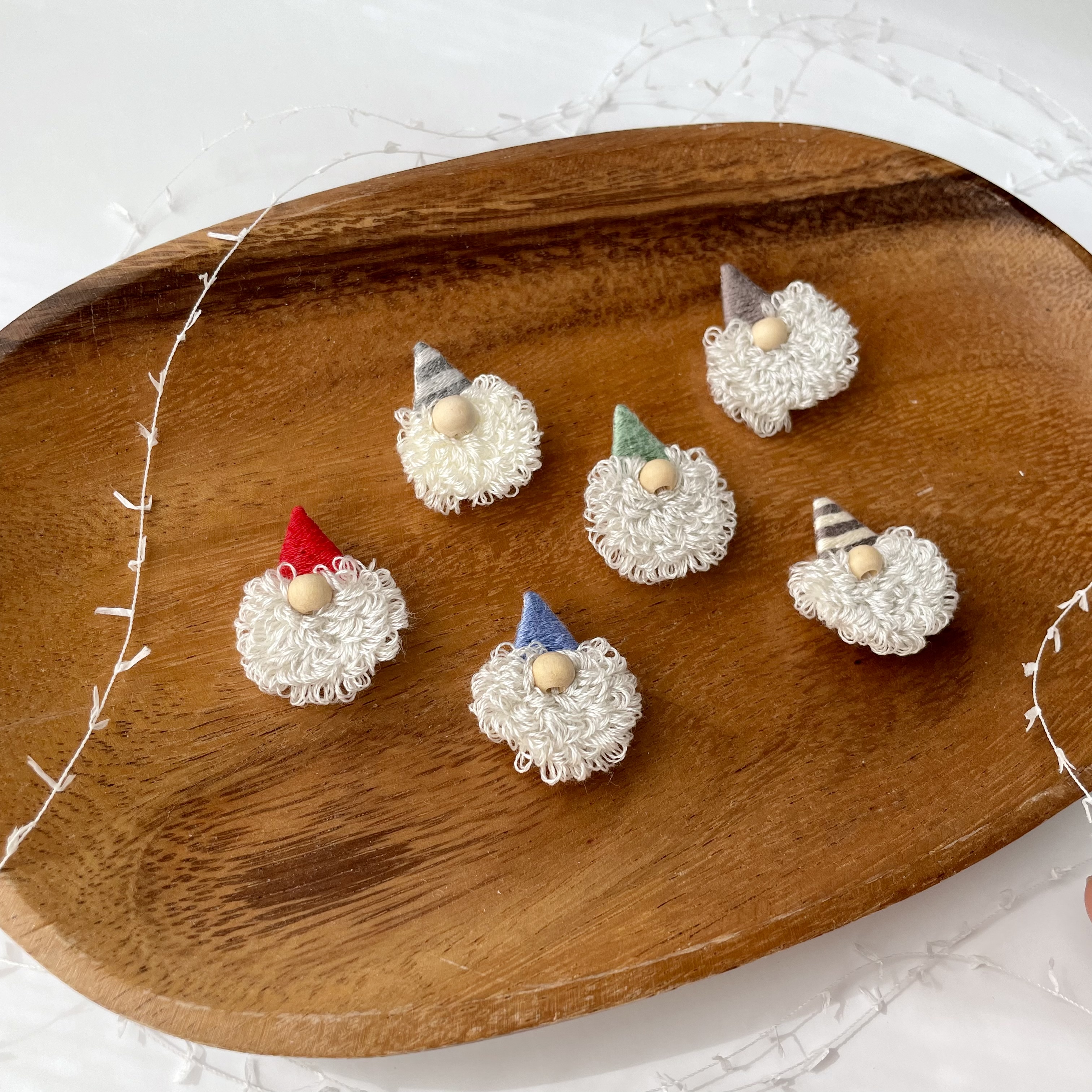 冬のトムテブローチ。