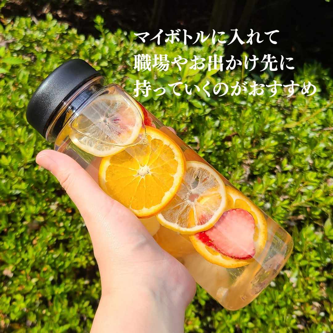 効率的な水分補給にデトックスウォーター習慣！お水や炭酸水に無添加ドライフルーツを入れて飲んでみて