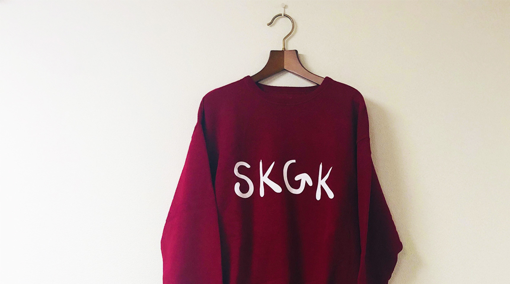 <p>SKGK</p> スウェットシャツ <p>赤×白</p>