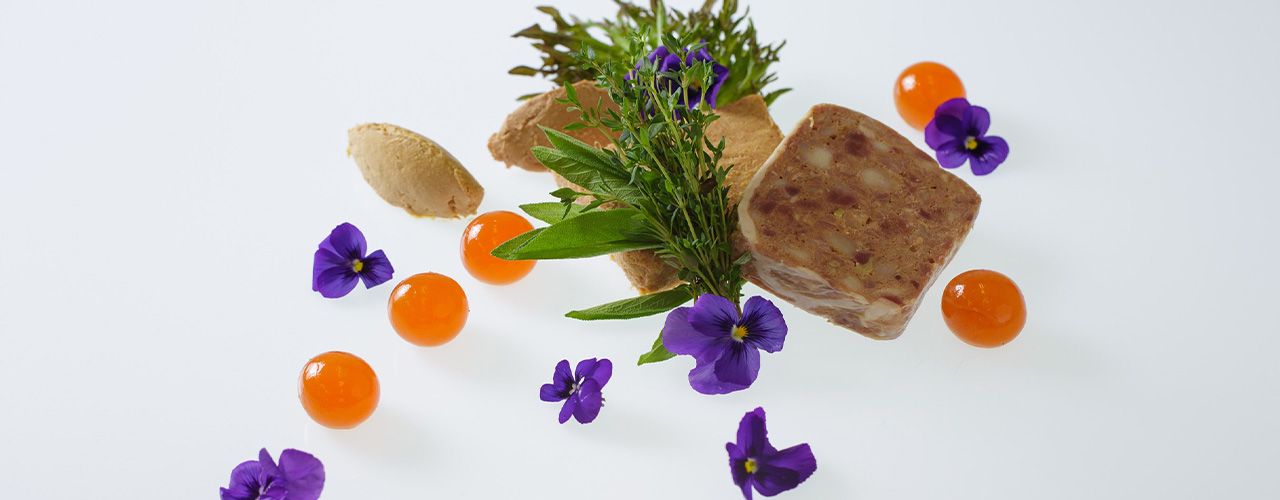 テーブルヒルズキッチン 秋田高原フードがお届けする比内地鶏 Table Hills Kitchen