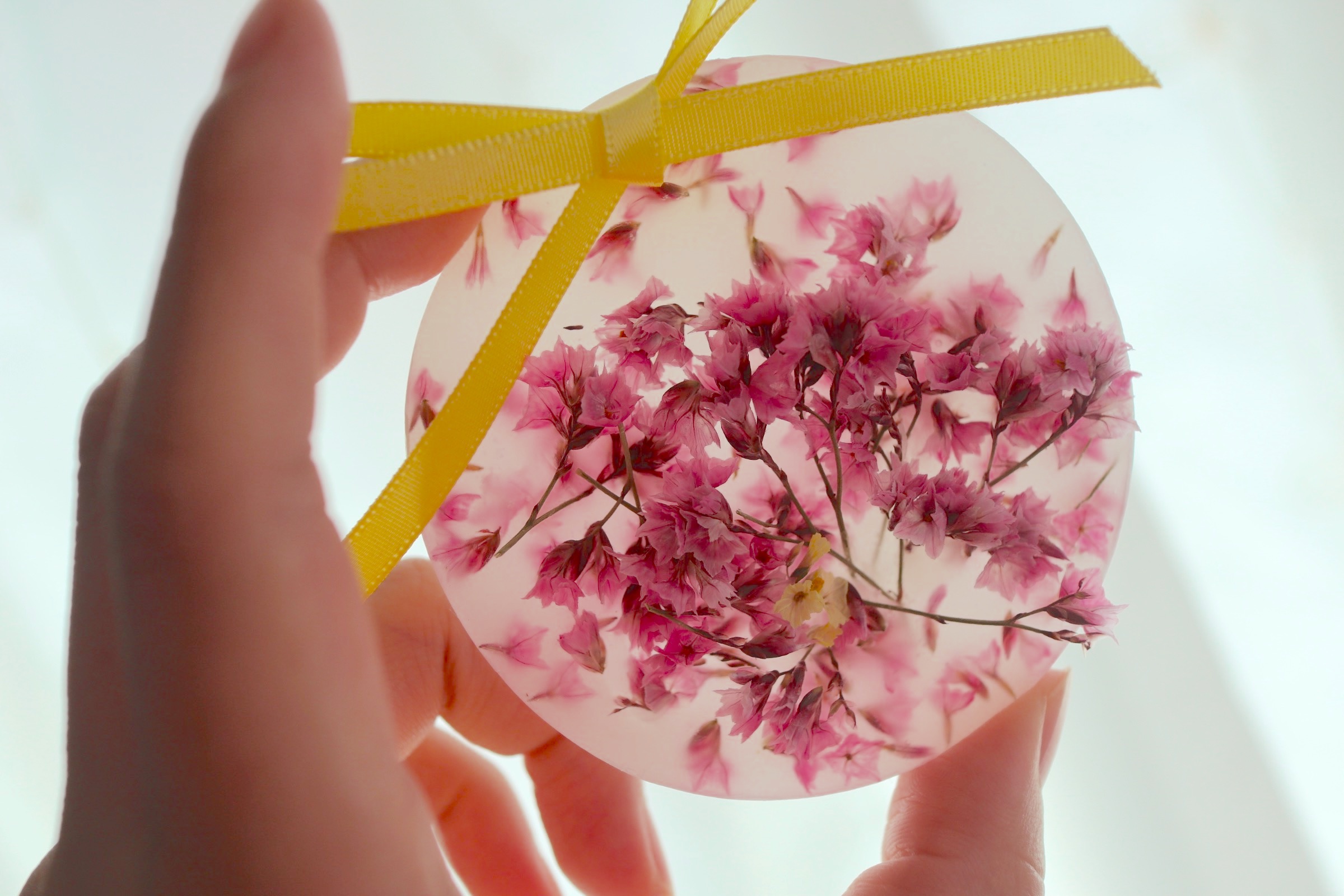 お家の中でお花見気分♡いい香りがする桜のようなかわいいアロマサシェ
